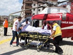 Otomobil Çay'a uçtu: 2 yaralı